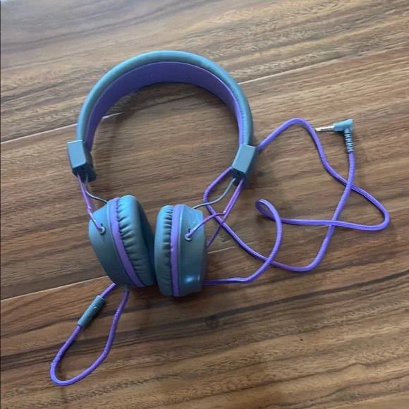 Purple and Gray Headphones - Picture 4 of 6